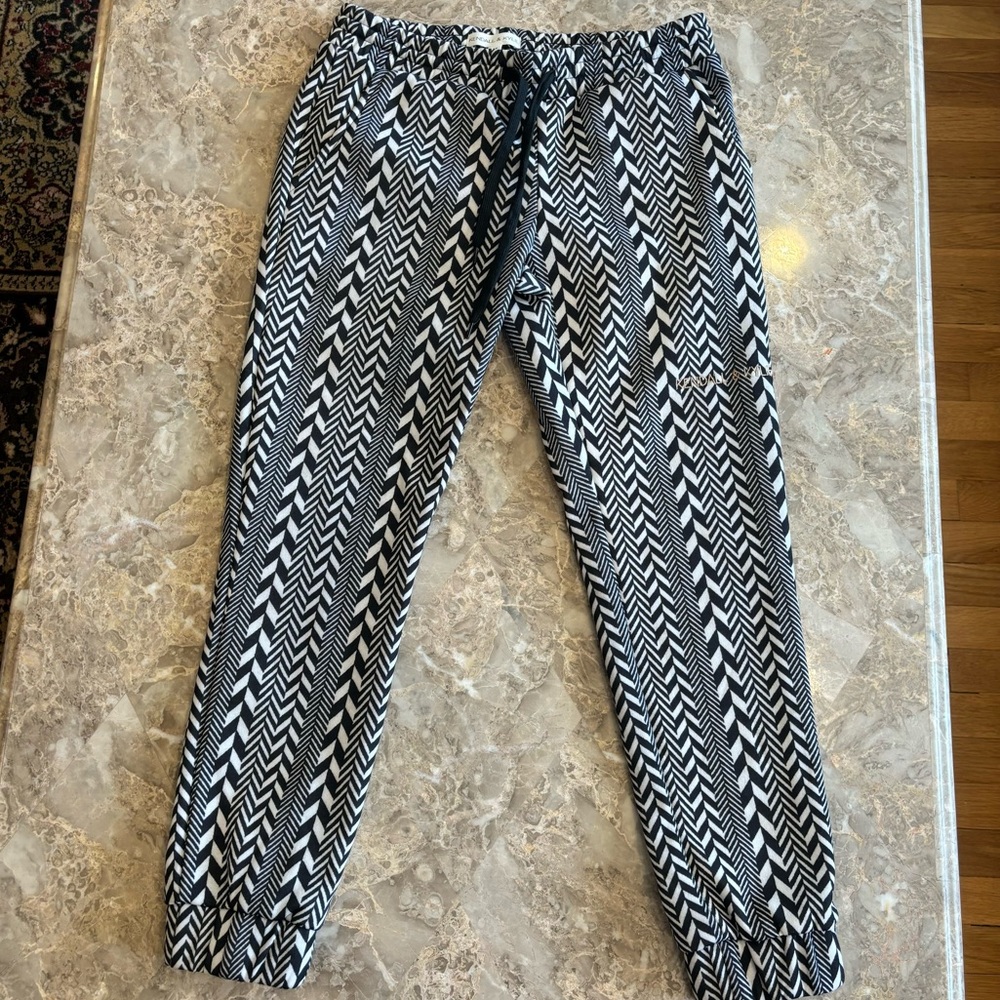 Kendall & Kylie Black and White Chevron Print Joggers
